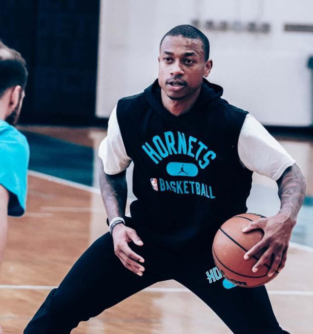 让防守形同 让防守形同